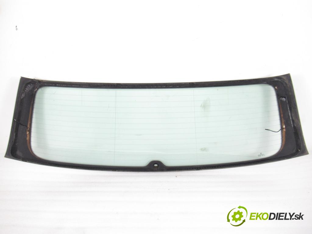 VW GOLF V (1K1) HB 2004 75,00 1.6 - BGU 1595,00 Okno zadné kapota