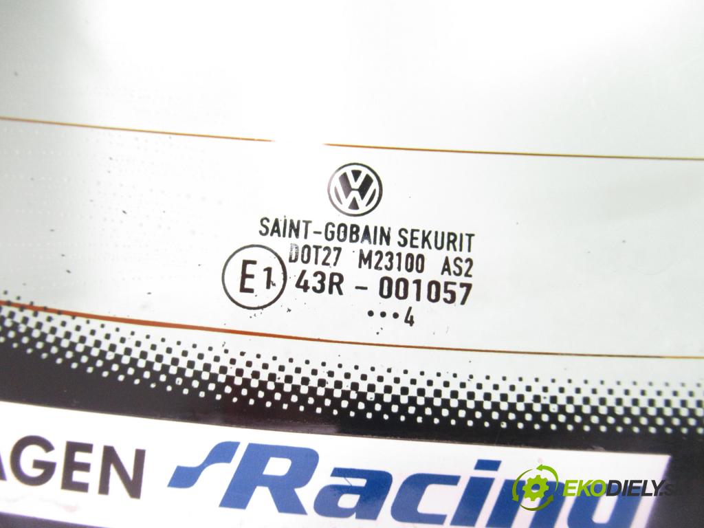 VW GOLF V (1K1) HB 2004 75,00 1.6 - BGU 1595,00 Okno zadné kapota