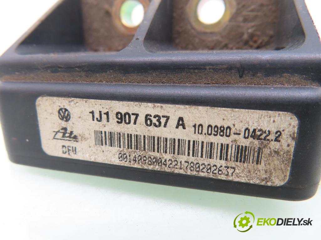 VW GOLF IV (1J1) HB 2000 81,00 1.9 TDI 110 - ASV 1896,00 Snímač ESP 1J1907637A