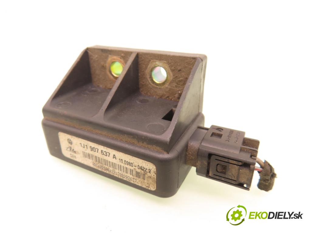 VW GOLF IV (1J1) HB 2000 81,00 1.9 TDI 110 - ASV 1896,00 Snímač ESP 1J1907637A