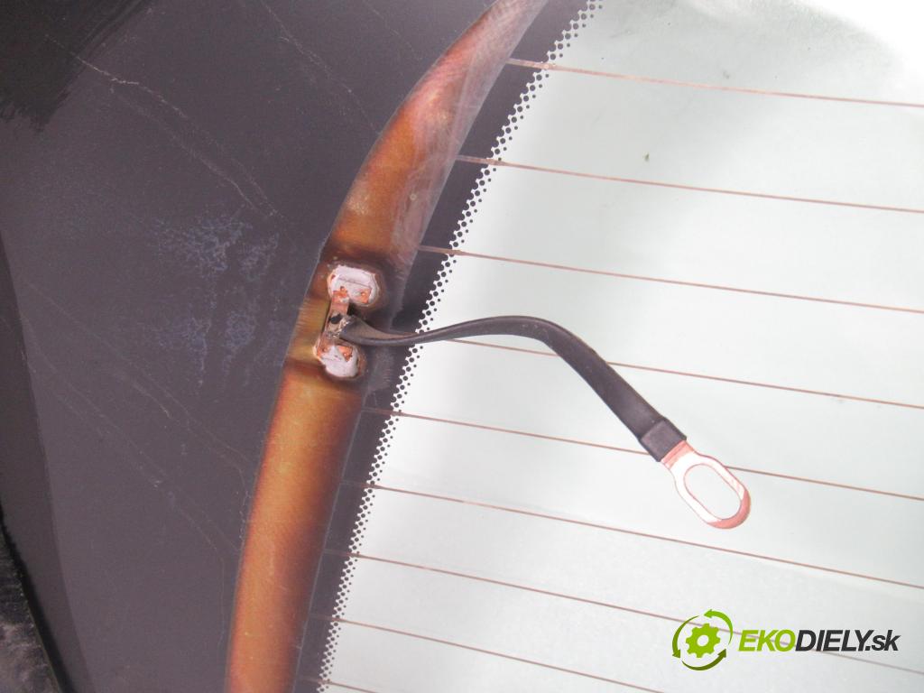 MERCEDES-BENZ KLASA B Sports Tourer (W245) HB 2006 80,00 B 180 CDI 109 - OM 640.940 1991,00 Okno zadné kapota 