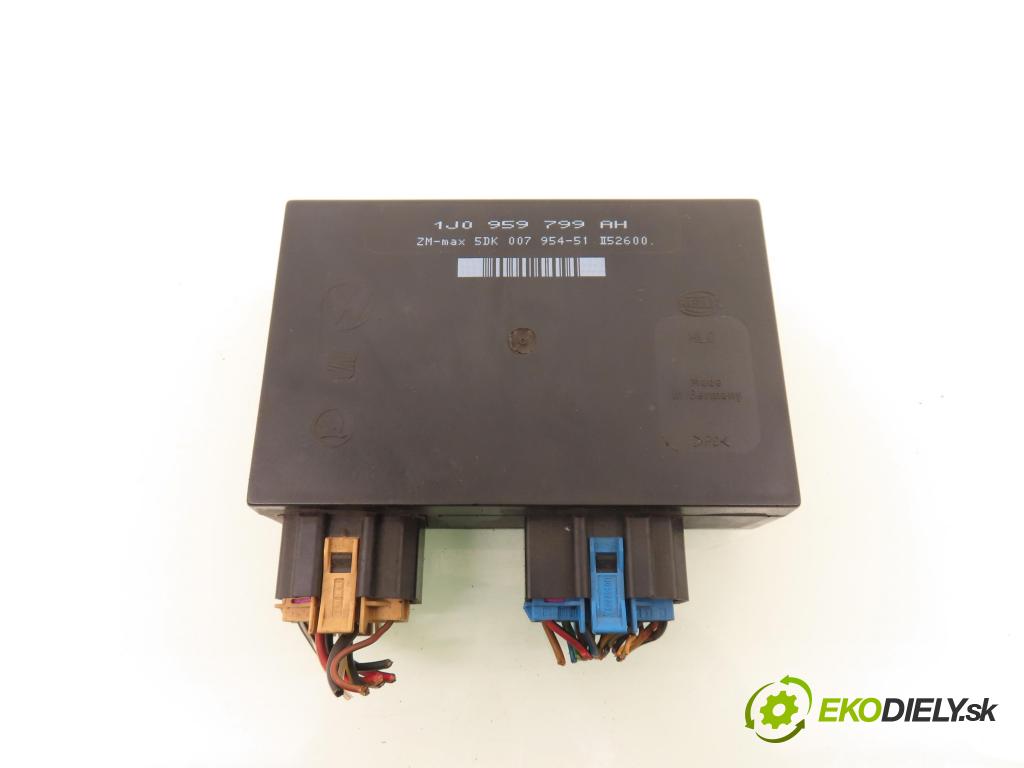 VW GOLF IV (1J1) HB 1998 55,00 1.4 16V - AHW 1390,00 MODUL komfortu 1J0959799AH