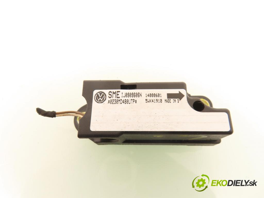 VW PASSAT B5 Variant (3B5) KOMBI 1997 74,00 1.9 TDI - AVB 1896,00 Snímač nárazu 1J0909606N (Snímač nárazu)