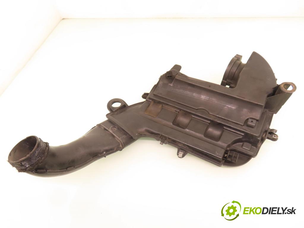 RENAULT SCENIC I (JA0/1_) MINIVAN 2003 75,00 1.9 dCi 102 - F9Q 732 1870,00 Obal filtra vzduchu 8200065768 ; H7700114532 (Obal vzduchového filtra)