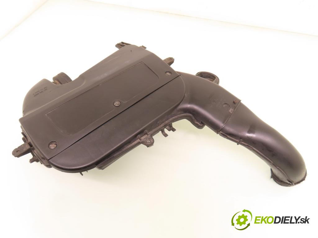 RENAULT SCENIC I (JA0/1_) MINIVAN 2003 75,00 1.9 dCi 102 - F9Q 732 1870,00 Obal filtra vzduchu 8200065768 ; H7700114532 (Obal vzduchového filtra)