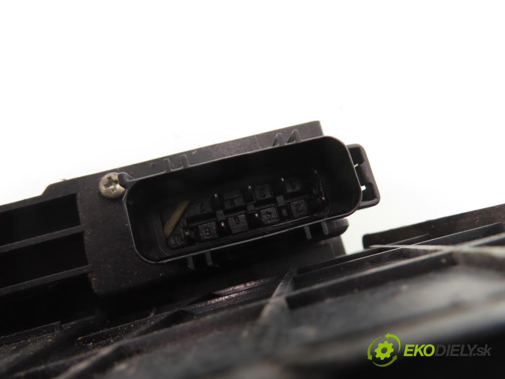 FORD FIESTA V (JH_, JD_) HB 2004 50,00 1.4 TDCi 8V 68 - F6JA 1399,00 zámok 2S61A219A64ABF