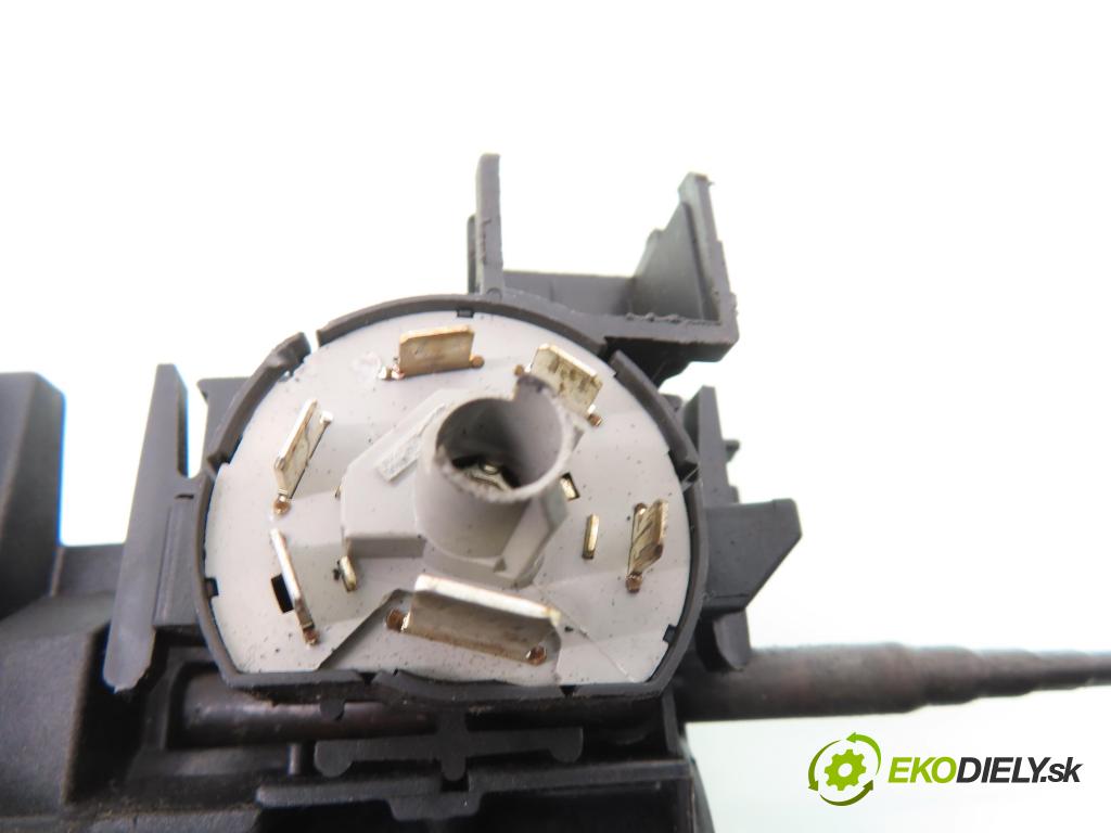 OPEL ZAFIRA A Nadwozie Wielkopojemne (MPV) (T98)  MINIVAN 2000 92,00 1.8 16V 125 - Z 18 XE 1796,00 spinačka 90589313 ; 90589389 ; 24413106 (Spínacia skrinka)