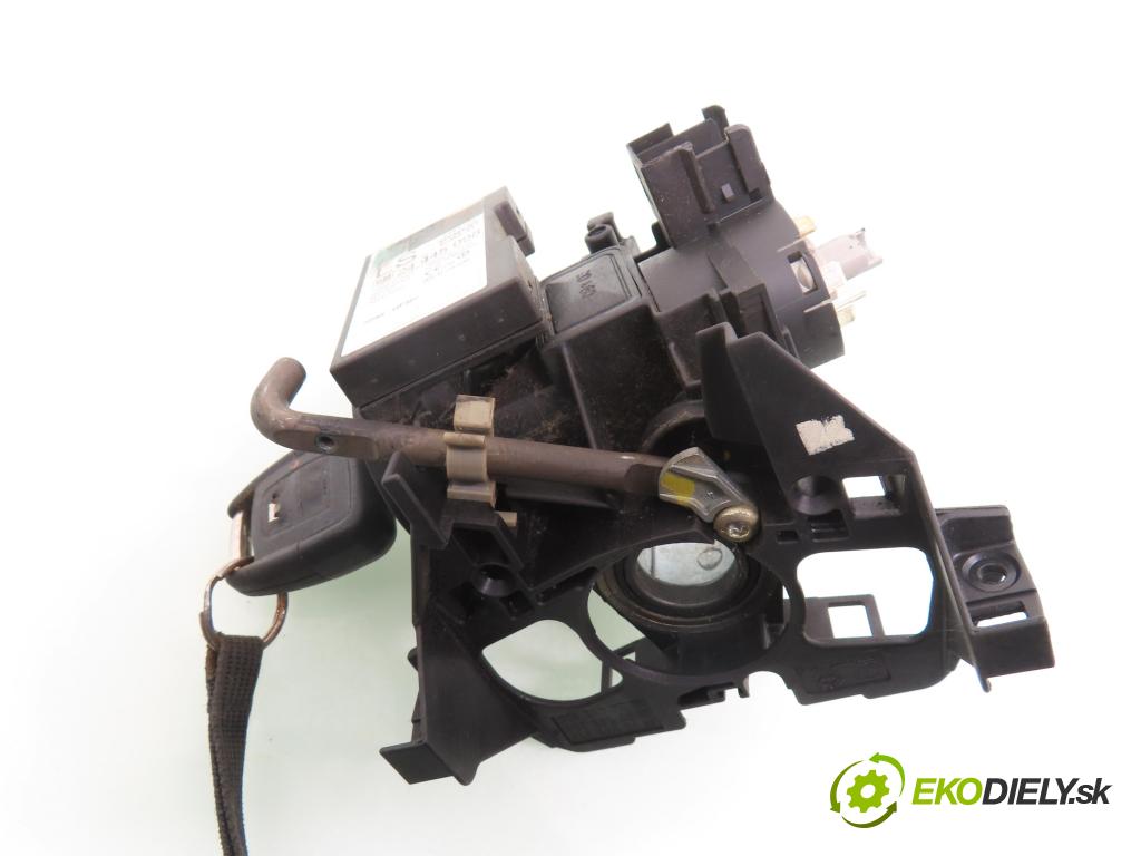 OPEL ZAFIRA A Nadwozie Wielkopojemne (MPV) (T98)  MINIVAN 2000 92,00 1.8 16V 125 - Z 18 XE 1796,00 spinačka 90589313 ; 90589389 ; 24413106 (Spínacia skrinka)