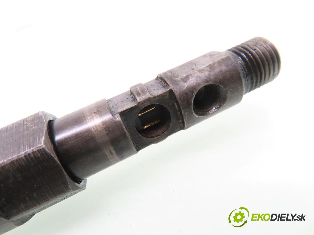 JAGUAR X-TYPE I (X400) SEDAN 2004 96,00 2.0 D 130 - FMBA 1998,00 vstrekovač 3S7Q9K546BB ; EJDR00501Z (Vstrekovač paliva)