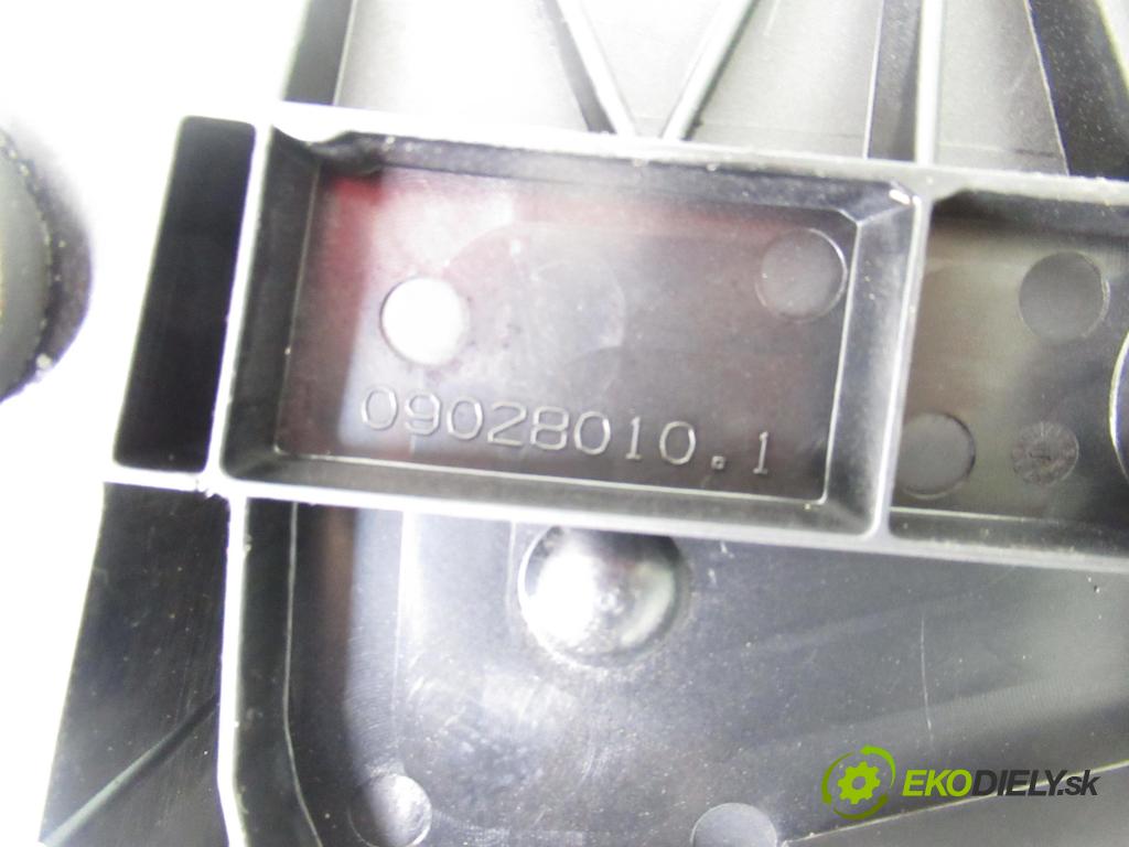 OPEL SIGNUM HB 2005 110,00 1.9 CDTI 150 1910,00 ZVEDÁK: 090280101