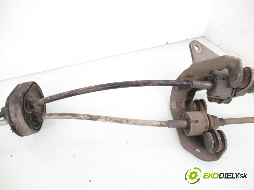 OPEL SIGNUM HB 2005 110,00 1.9 CDTI 150 1910,00 ZVEDÁK: 090280101