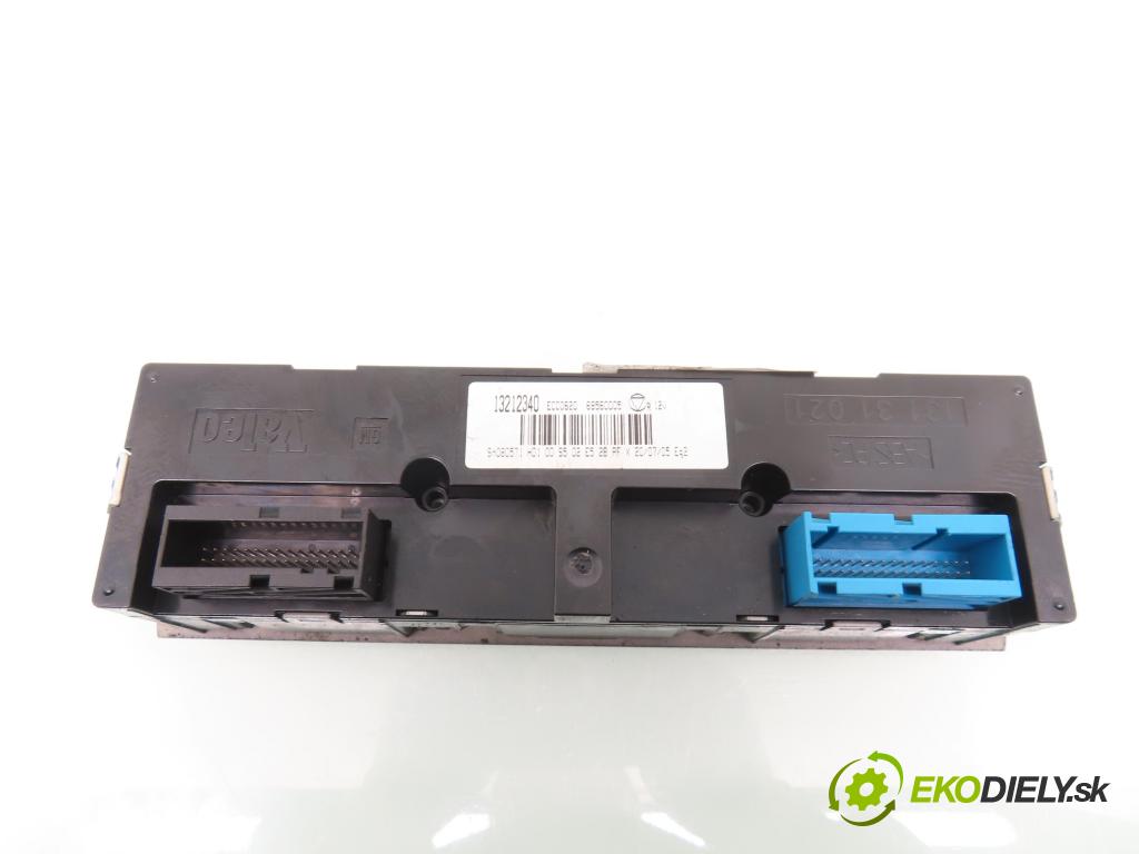 OPEL SIGNUM HB 2005 110,00 1.9 CDTI 150 1910,00 Panel kúrenia KLIMATRONIK 13212340