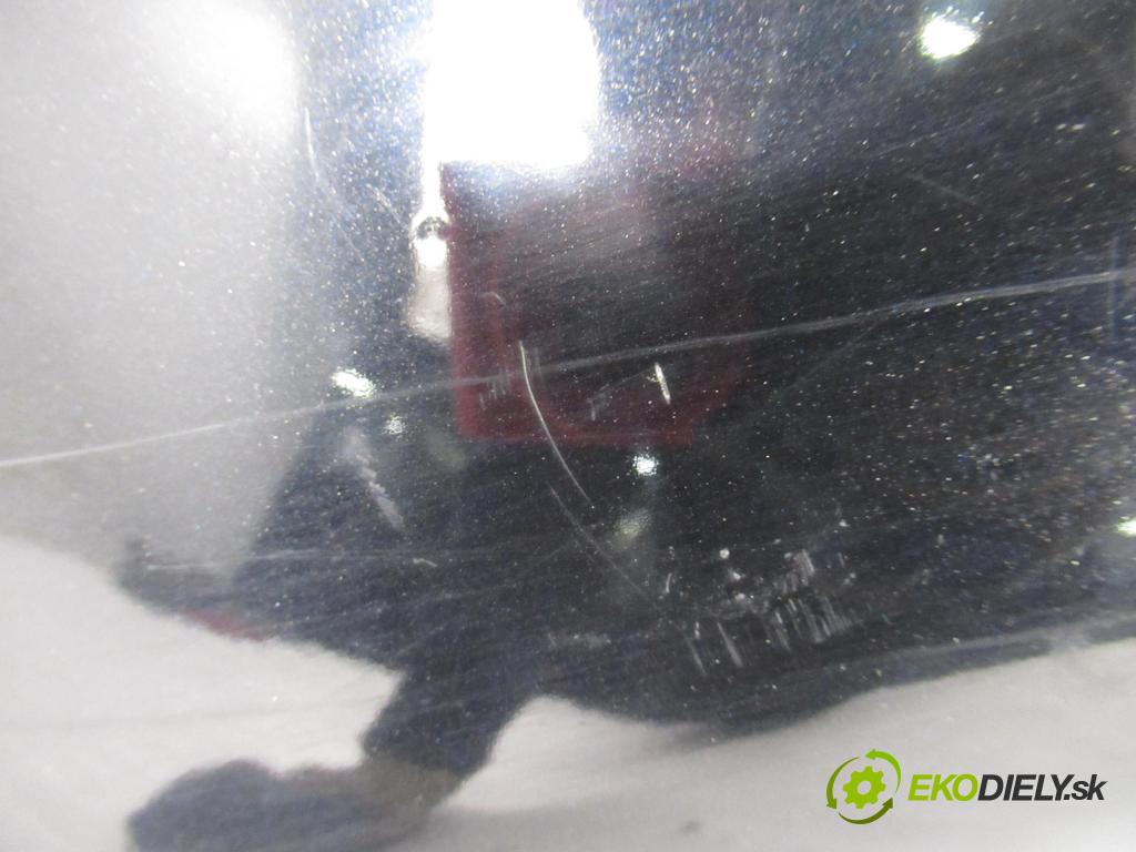 VW POLO (9N_) HB 2006 47,00 1.2 12V 64 - AZQ 1198,00 blatník LP