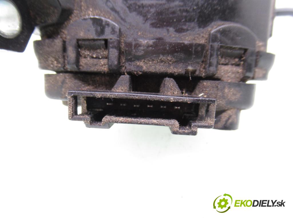 RENAULT TRAFIC II Skrzynia (FL) FURGON 2007 84,00 2.0 dCi 115 (FL01, FL0U) - M9R 692 1995,00 Potenciometer plynu 7700313060 (Potenciometer plynového pedálu)