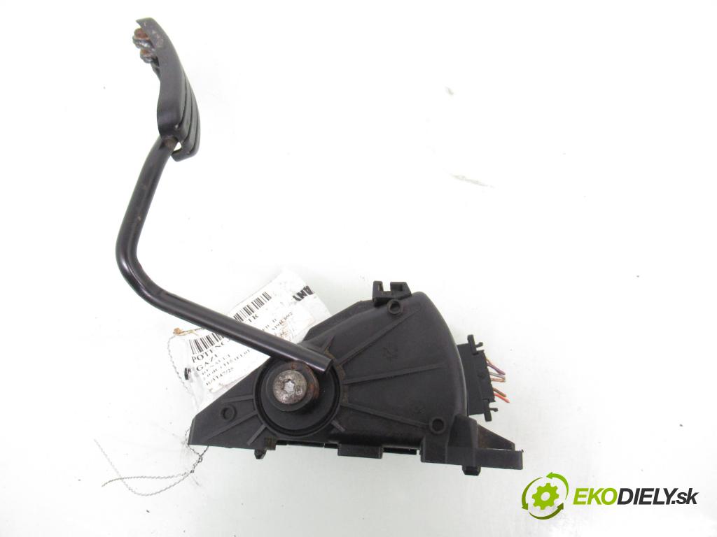 RENAULT TRAFIC II Skrzynia (FL) FURGON 2007 84,00 2.0 dCi 115 (FL01, FL0U) - M9R 692 1995,00 Potenciometer plynu 7700313060 (Potenciometer plynového pedálu)