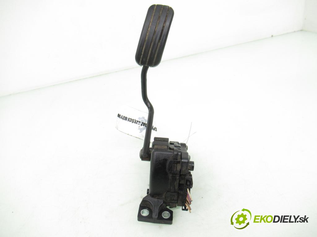 RENAULT TRAFIC II Skrzynia (FL) FURGON 2007 84,00 2.0 dCi 115 (FL01, FL0U) - M9R 692 1995,00 Potenciometer plynu 7700313060 (Potenciometer plynového pedálu)