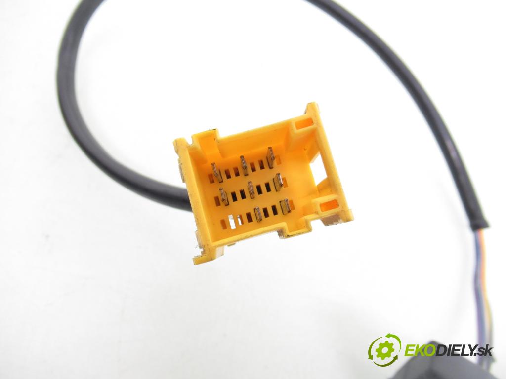 RENAULT TRAFIC II Skrzynia (FL) FURGON 2007 84,00 2.0 dCi 115 - M9R 780 1995,00 Webasto 252069 ; 590483BA (Webasto (nezávislé topení))