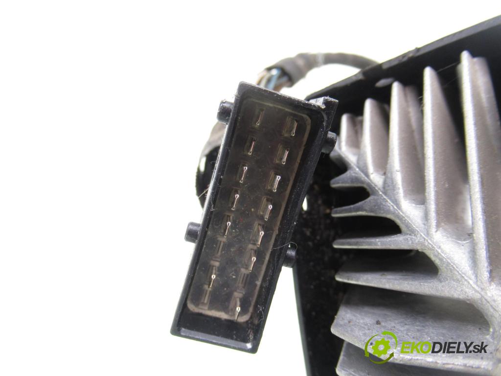 RENAULT TRAFIC II Skrzynia (FL) FURGON 2007 84,00 2.0 dCi 115 - M9R 780 1995,00 Webasto 252069 ; 590483BA (Webasto (nezávislé topení))