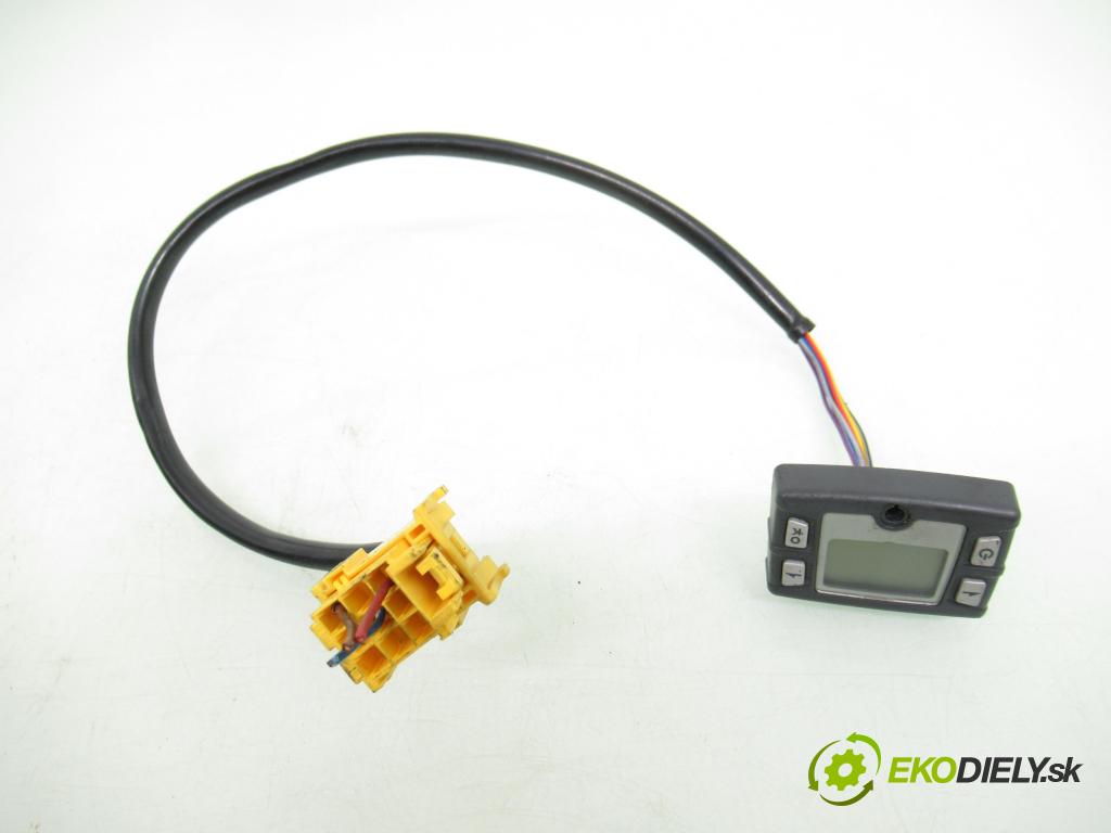 RENAULT TRAFIC II Skrzynia (FL) FURGON 2007 84,00 2.0 dCi 115 - M9R 780 1995,00 Webasto 252069 ; 590483BA (Webasto (nezávislé topení))