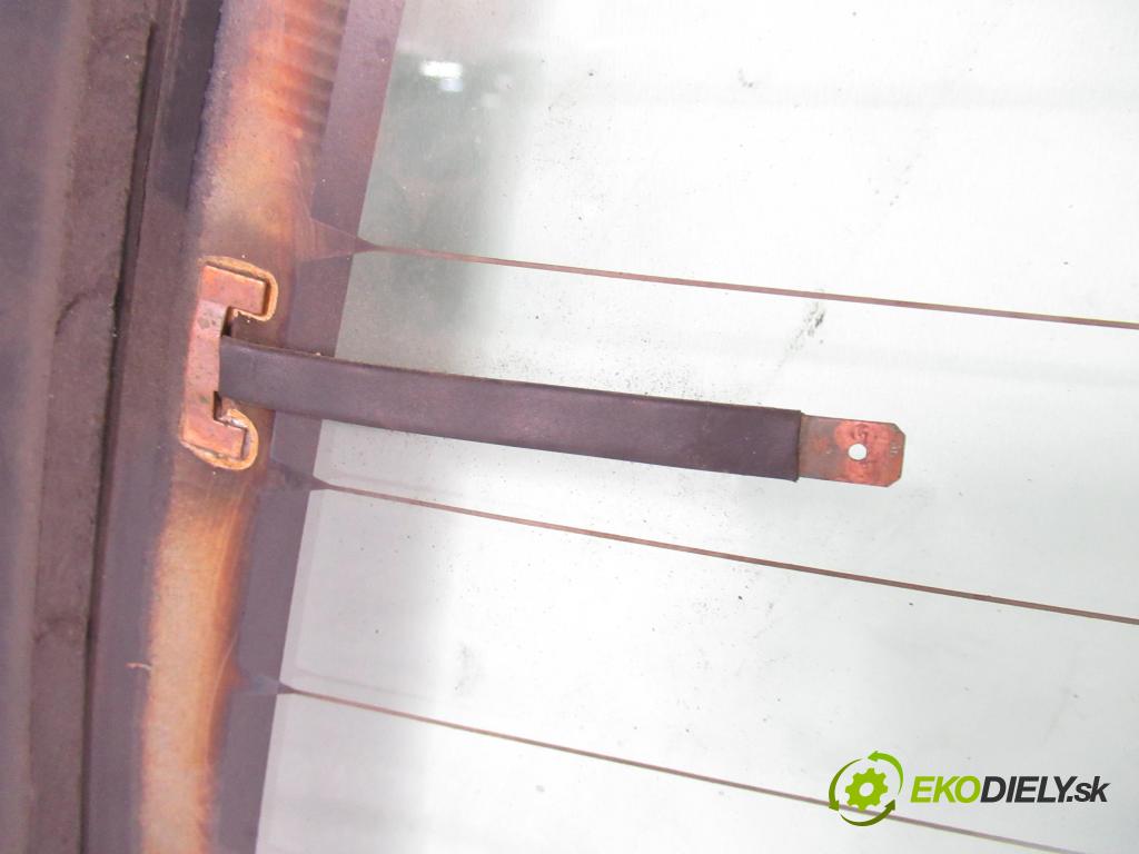 PEUGEOT PARTNER Combispace (5F) KOMBIVAN 2004 51,00 1.9 D - WJY (DW8B) 1868,00 okno ZADNÍ: kapota 