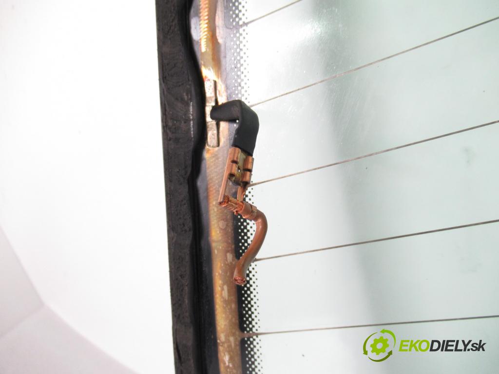 VW GOLF IV Variant (1J5) KOMBI 2000 85,00 1.9 TDI PD 115 - AJM 1896,00 Okno zadné kapota