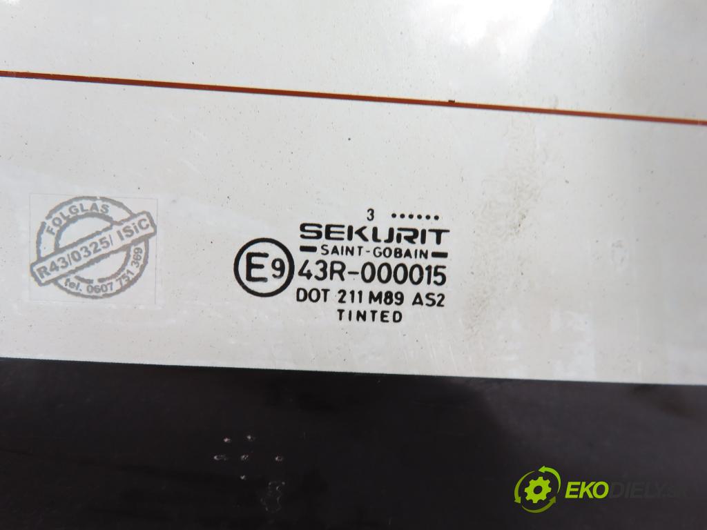 NISSAN TERRANO II (R20) TERENOWY 1996 92,00 2.7 TDi 4WD 125 - TD27TI 2664,00 Okno zadné kapota