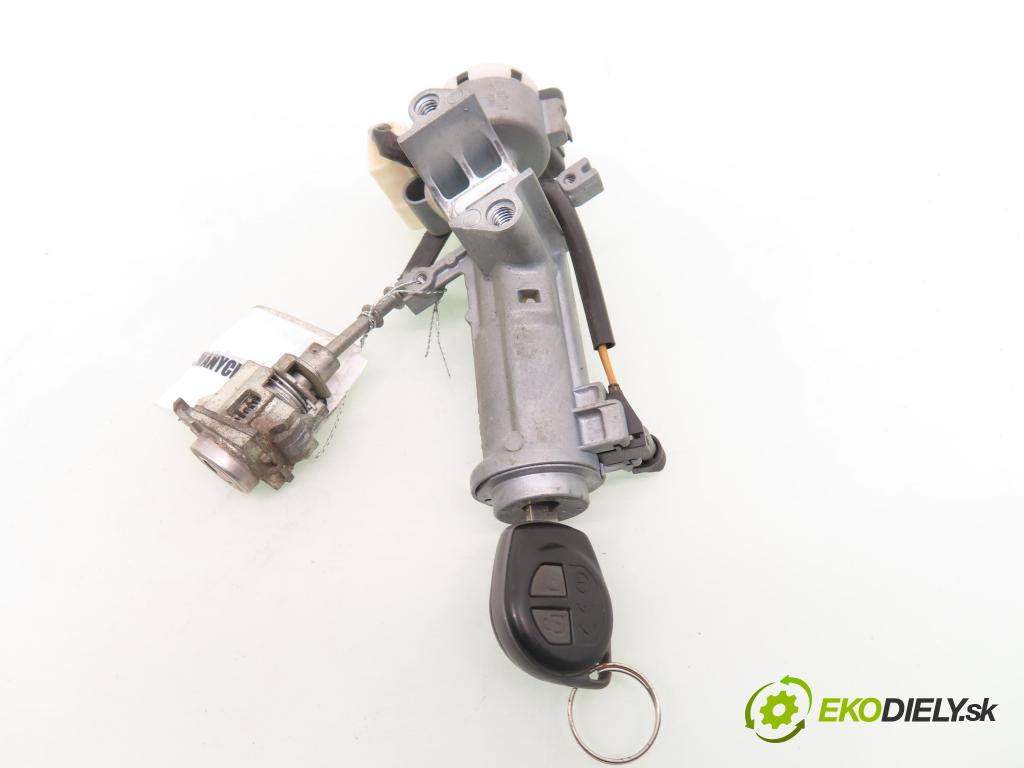 SUZUKI SWIFT III (MZ, EZ) HB 2006 75,00 1.5 (RS 415) - M15A 1490,00 spinačka / zámky
