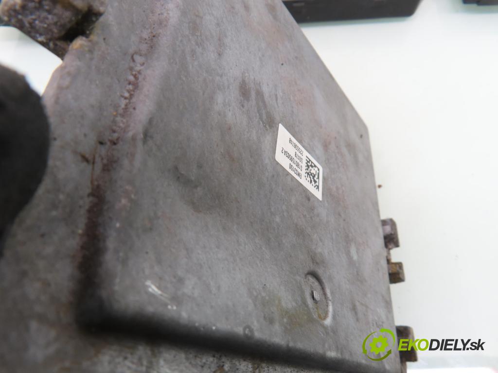 RENAULT MEGANE III liftback (BZ0/1_) HB 2012 85,00 1.2 TCe - H5F 400 1197,00 spinačka / imobilizéra IMMO / Riadiaca jednotka S180158106A ; 237103011R ; 284B17715R