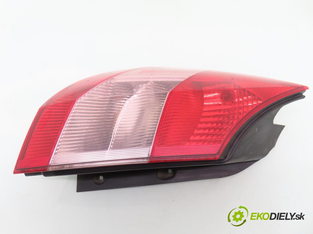 RENAULT SCENIC II (JM0/1_) MINIVAN 2003 83,00 1.6 (JM0C, JM0J, JM1B) - K4M 782 1598,00 Svetlo ľavé zadné 8200127704E ; 2SK00865901