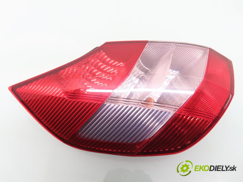 RENAULT SCENIC II (JM0/1_) MINIVAN 2003 83,00 1.6 (JM0C, JM0J, JM1B) - K4M 782 1598,00 Svetlo ľavé zadné 8200127704E ; 2SK00865901
