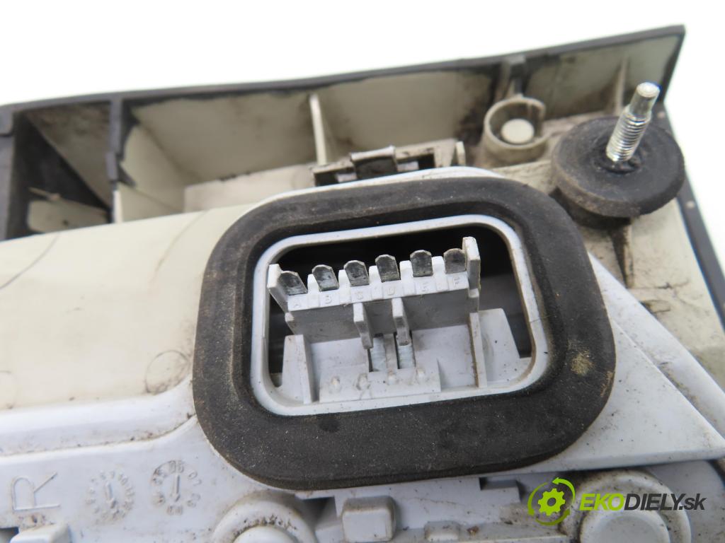 OPEL ZAFIRA A Nadwozie Wielkopojemne (MPV) (T98)  MINIVAN 2000 92,00 1.8 16V 125 - Z 18 XE 1796,00 Svetlo pravé zadné 