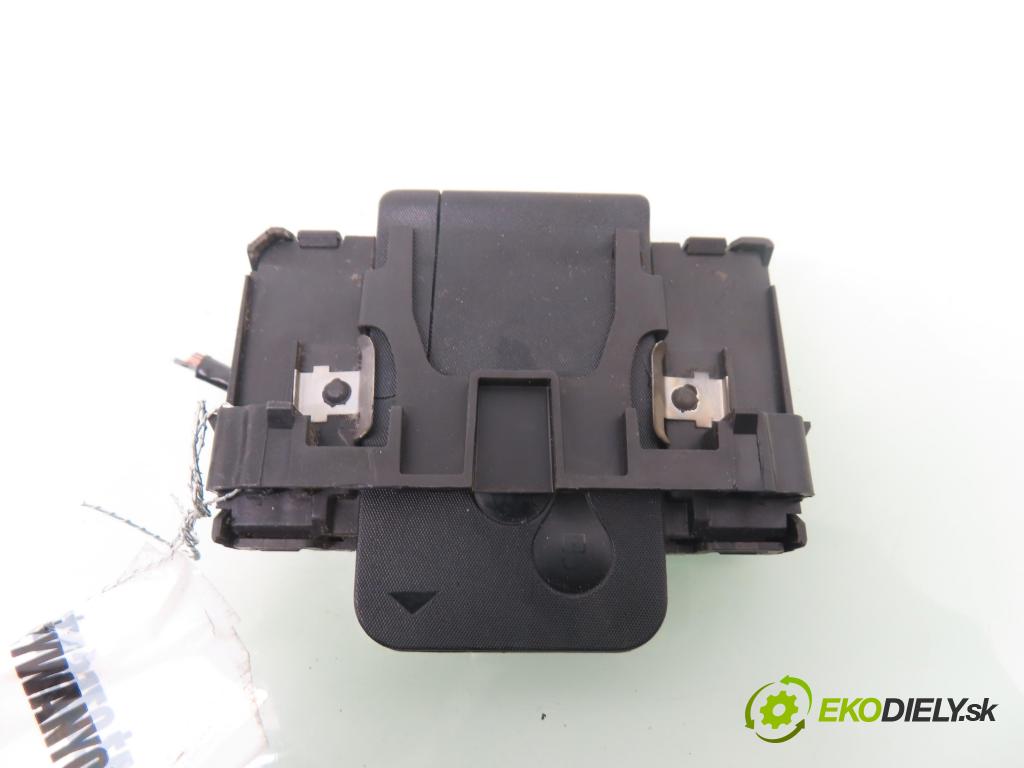 RENAULT SCENIC II (JM0/1_) MINIVAN 2003 83,00 1.6 (JM0C, JM0J, JM1B) - K4M 782 1598,00 čítač KARTY: S118539002A ; 8200125077