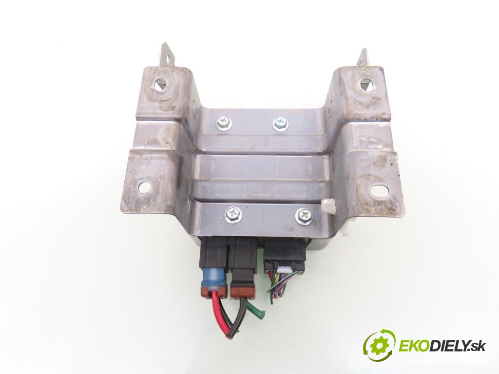 SUZUKI SWIFT III (MZ, EZ) HB 2002 67,00 1.3 91 - M13A 1328,00 Riadiaca jednotka servočerpadlo 3872073K10 (Riadiaca jednotka)