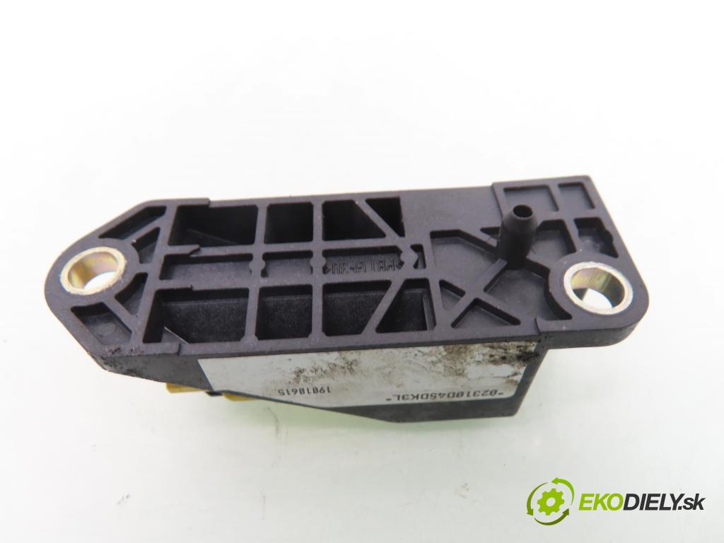 SEAT ALHAMBRA (7V8, 7V9) MINIVAN 2001 85,00 1.9 TDI PD 115 - AUY 1896,00 Snímač nárazu 6Q0909606 (Snímač nárazu)