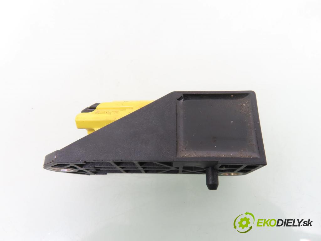 SEAT ALHAMBRA (7V8, 7V9) MINIVAN 2001 85,00 1.9 TDI PD 115 - AUY 1896,00 Snímač nárazu 6Q0909606 (Snímač nárazu)