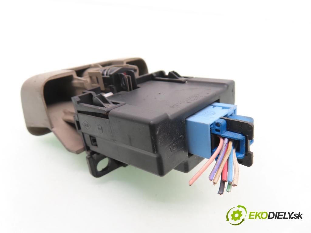 RENAULT SCENIC II (JM0/1_) MINIVAN 2003 83,00 1.6 (JM0C, JM0J, JM1B) - K4M 782 1598,00 vypínač brzdy MANUÁL 8200243681A