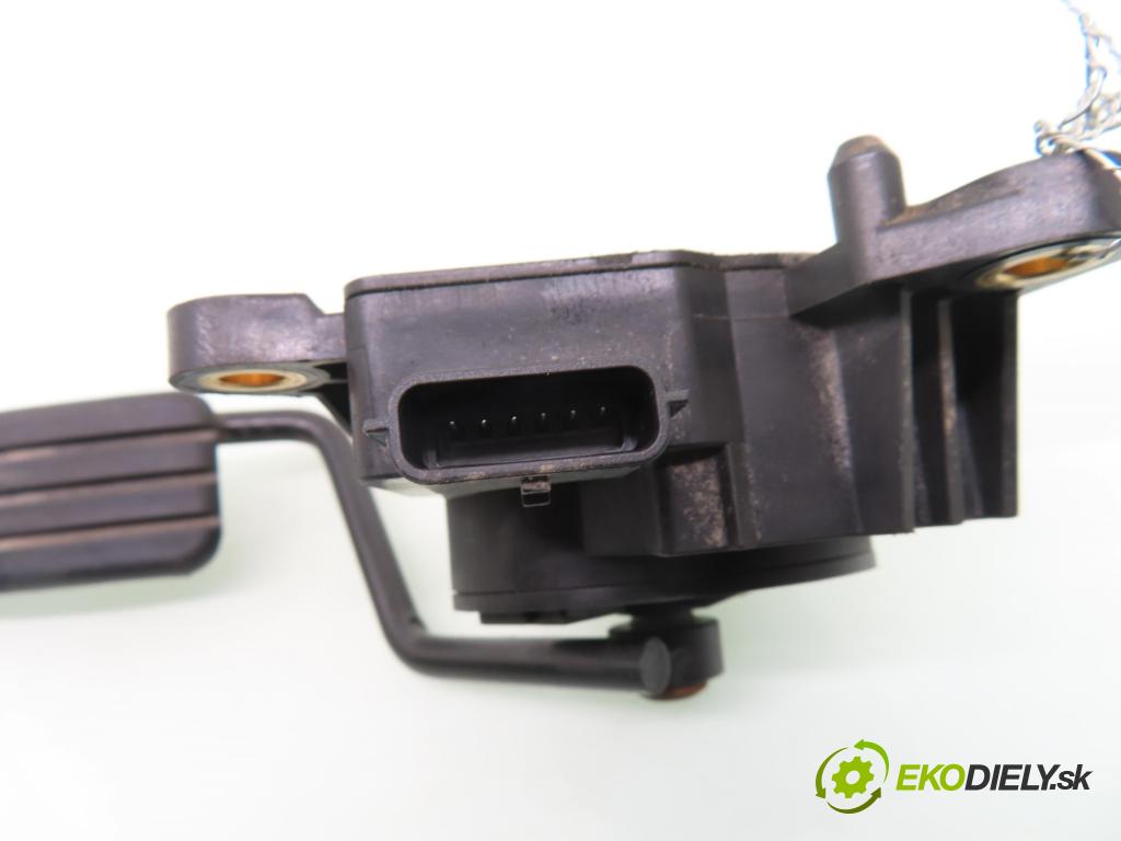 RENAULT SCENIC II (JM0/1_) MINIVAN 2003 83,00 1.6 (JM0C, JM0J, JM1B) - K4M 782 1598,00 Potenciometer plynu 8200159645 (Potenciometer plynového pedálu)