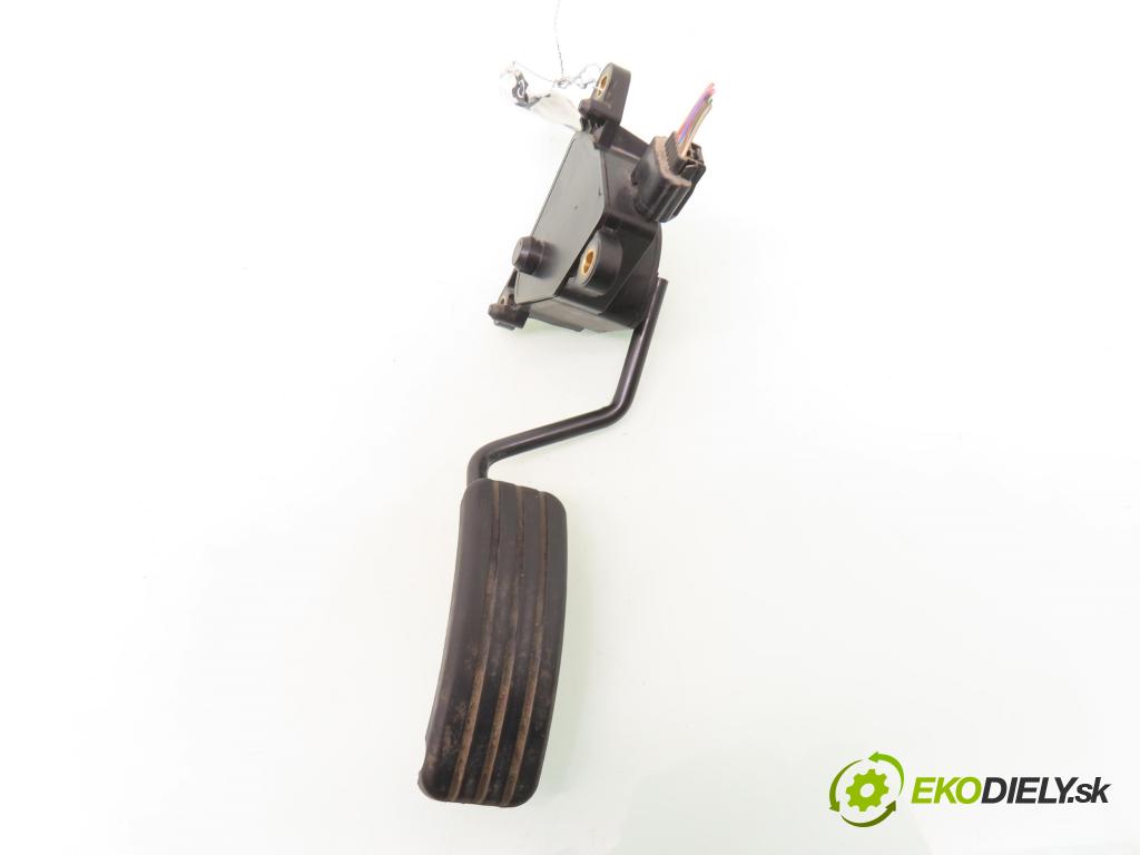 RENAULT SCENIC II (JM0/1_) MINIVAN 2003 83,00 1.6 (JM0C, JM0J, JM1B) - K4M 782 1598,00 potenciometr plynového pedálu 8200159645 (Potenciometr plynového pedálu)