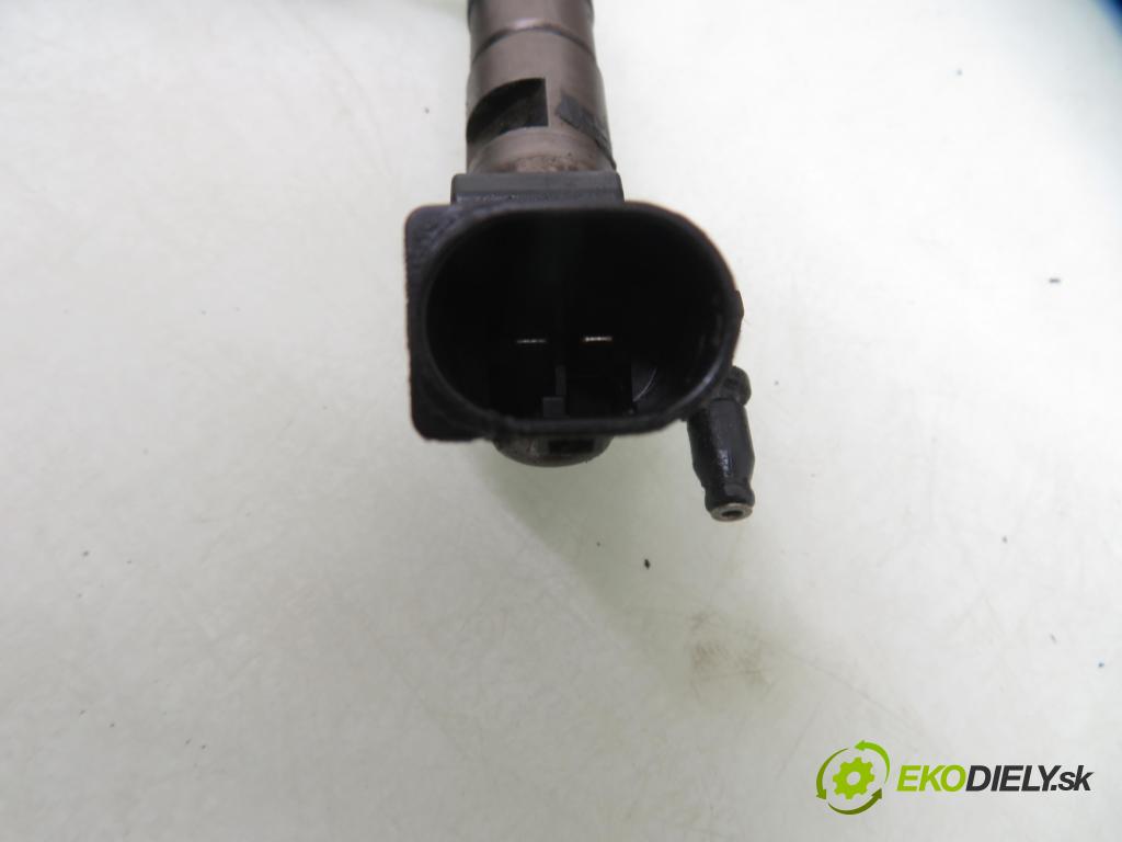 AUDI A6 (4F2, C6) SEDAN 2004 155,00 3.0 TDI quattro - BNG 2967,00 vstrekovač 059130277Q ; 0445115004 (Vstrekovač paliva)