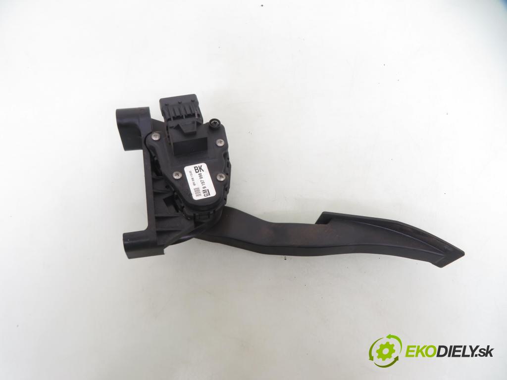 OPEL ASTRA H Kombi (A04) KOMBI 2006 74,00 1.9 CDTI - Z 19 DTL 1910,00 Potenciometer plynu 9157998BK ; 6PV00811200 (Potenciometer plynového pedálu)