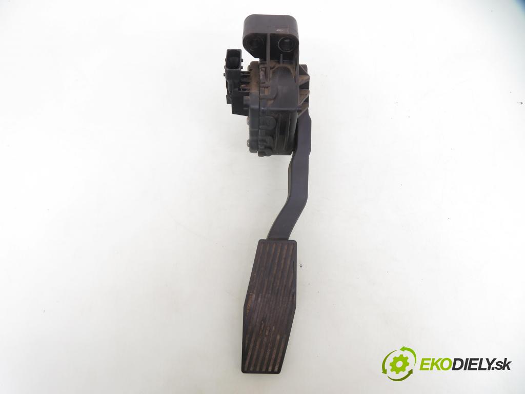 OPEL ASTRA H Kombi (A04) KOMBI 2006 74,00 1.9 CDTI - Z 19 DTL 1910,00 Potenciometer plynu 9157998BK ; 6PV00811200 (Potenciometer plynového pedálu)