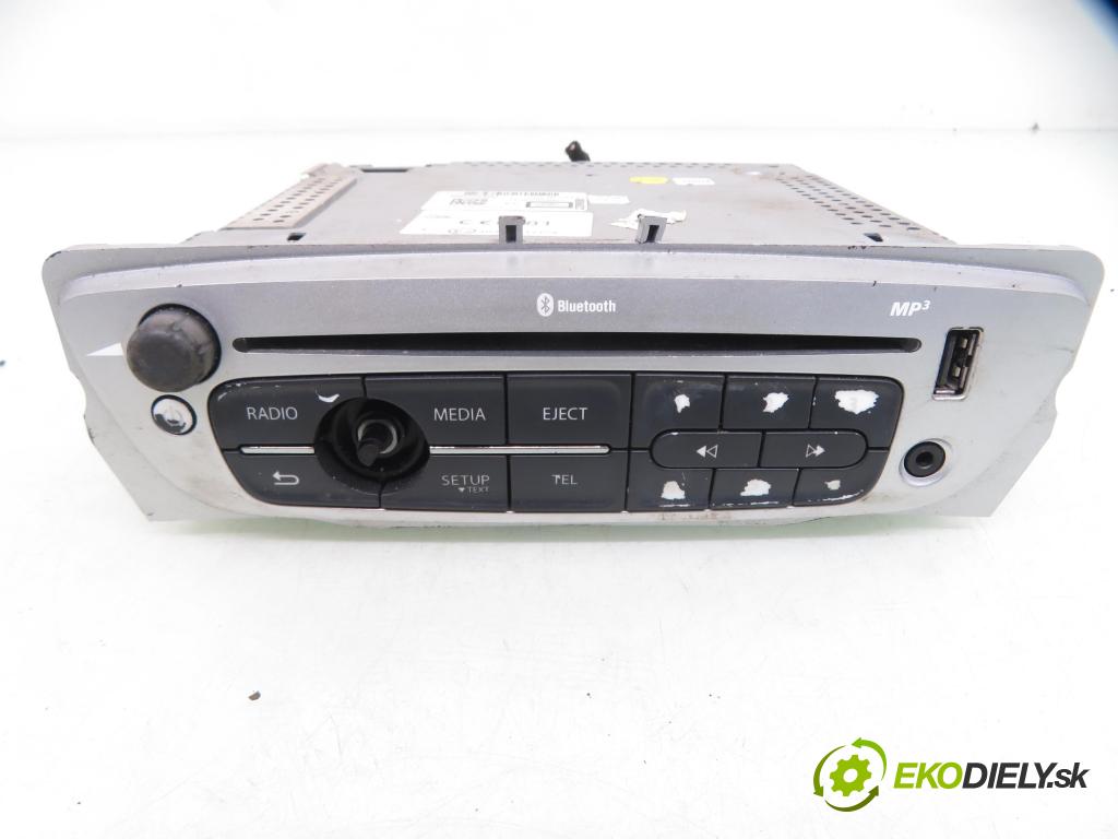 RENAULT MEGANE III liftback (BZ0/1_) HB 2012 85,00 1.2 TCe - H5F 400 1197,00 RADIO CD A2C32352700