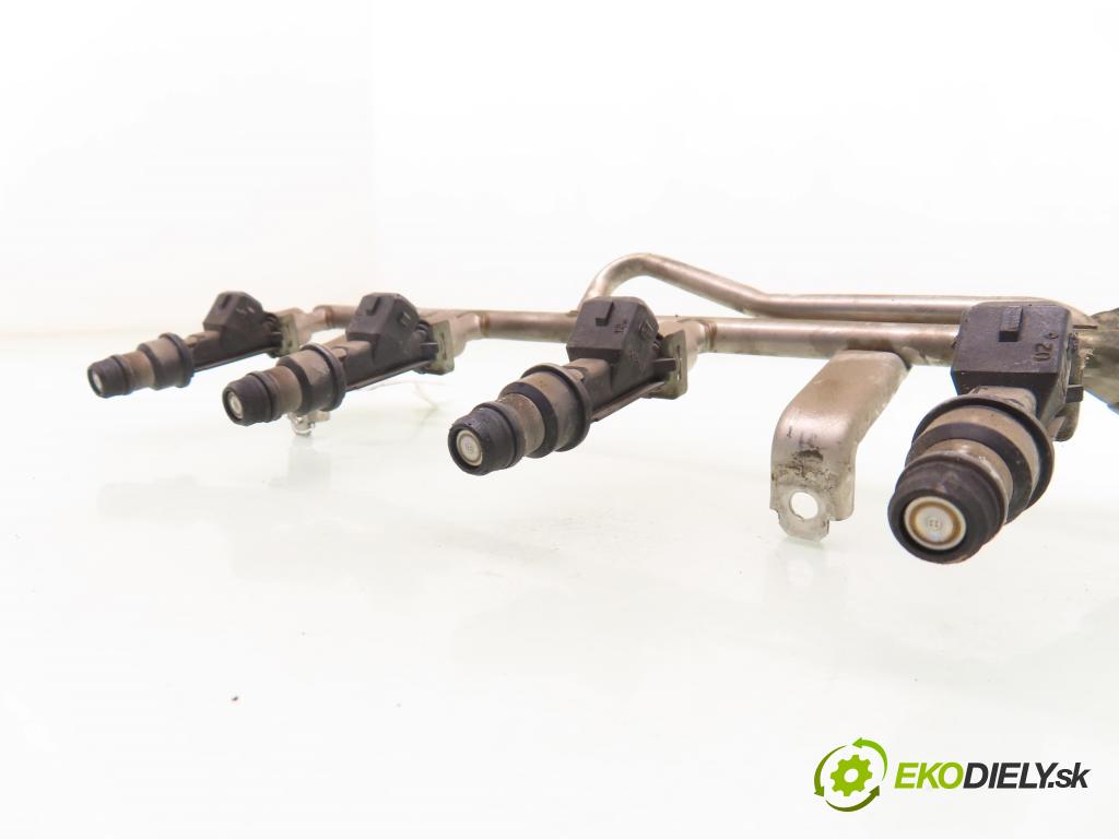 OPEL ASTRA G liftback (T98) HB 2004 66,00 1.4 16V - X 14 XE 1389,00 Lišta vstrekovacia 25313846 (Vstrekovacia lišta)