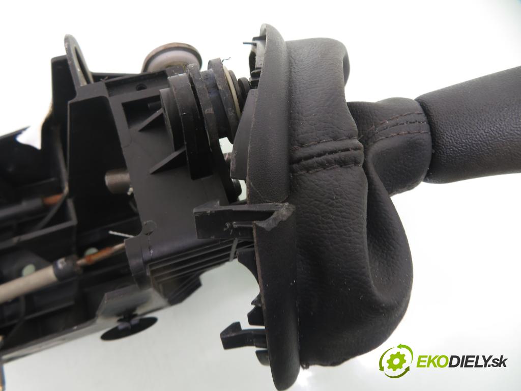 RENAULT SCENIC II (JM0/1_) MINIVAN 2003 83,00 1.6 (JM0C, JM0J, JM1B) - K4M 782 1598,00 ZVEDÁK: 8200327403