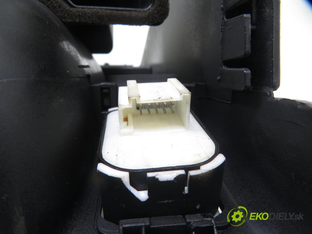 AUDI A6 Avant (4B5, C5) KOMBI 2004 120,00 2.5 TDI V6 163 - BDG 2496,00 Tunel STŘEDNÍ 4B0863244D