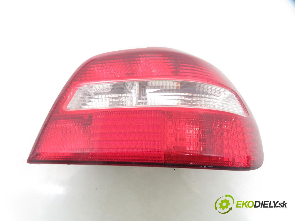 VOLVO S40 I (VS) SEDAN 2001 90,00 1.8 i - B 4184 SJ 1834,00 Svetlo pravé zadné 29262001 ; 29262002