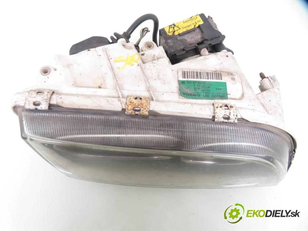 VOLVO S40 I (VS) SEDAN 2001 90,00 1.8 i - B 4184 SJ 1834,00 Svetlo PP 1AG24700232 ; 30899885