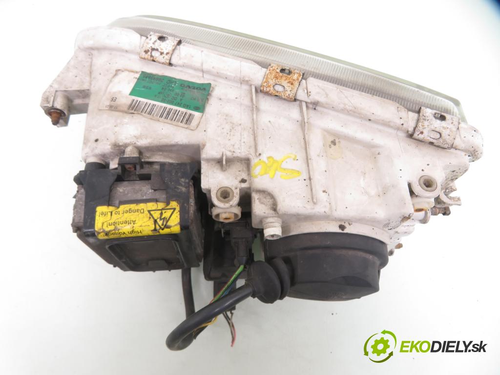 VOLVO S40 I (VS) SEDAN 2001 90,00 1.8 i - B 4184 SJ 1834,00 Svetlo PP 1AG24700232 ; 30899885