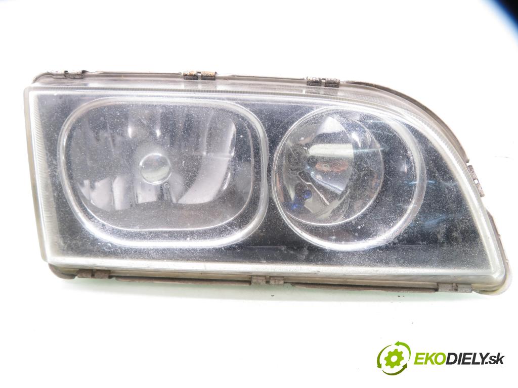 VOLVO S40 I (VS) SEDAN 2001 90,00 1.8 i - B 4184 SJ 1834,00 Svetlo PP 1AG24700232 ; 30899885