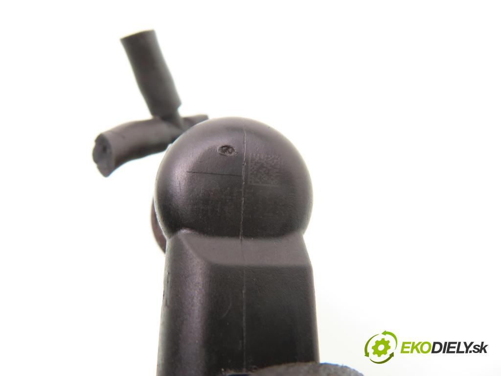 FORD FIESTA V (JH_, JD_) HB 2003 50,00 1.4 TDCi 8V 68 - F6JA 1399,00 vstrekovač 9654551080 (Vstrekovač paliva)